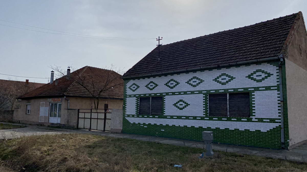 Kuća sa lokalom u Aradcu k_1331