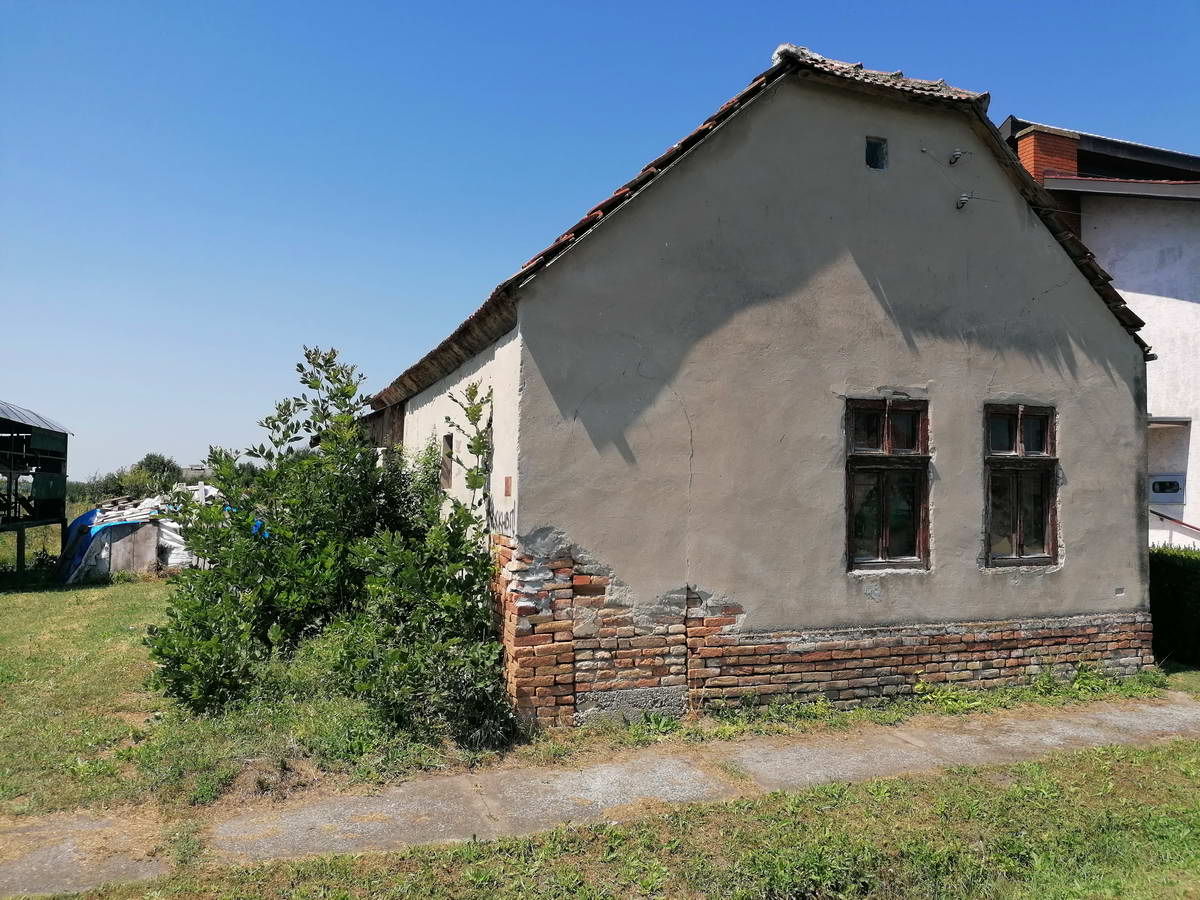 Kuća u Lazarevu k_1676