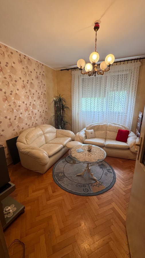 Trosoban stan u Ruži Šulman s_1129
