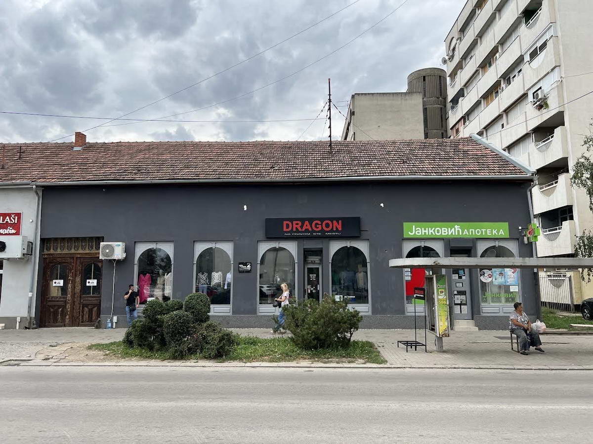 Poslovni prostor za izdavanje u centru grada i_113