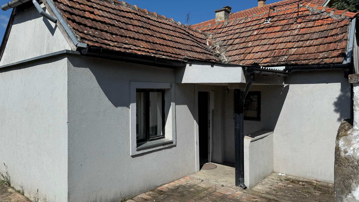 Dvorišni stan na Duvanici s_1131