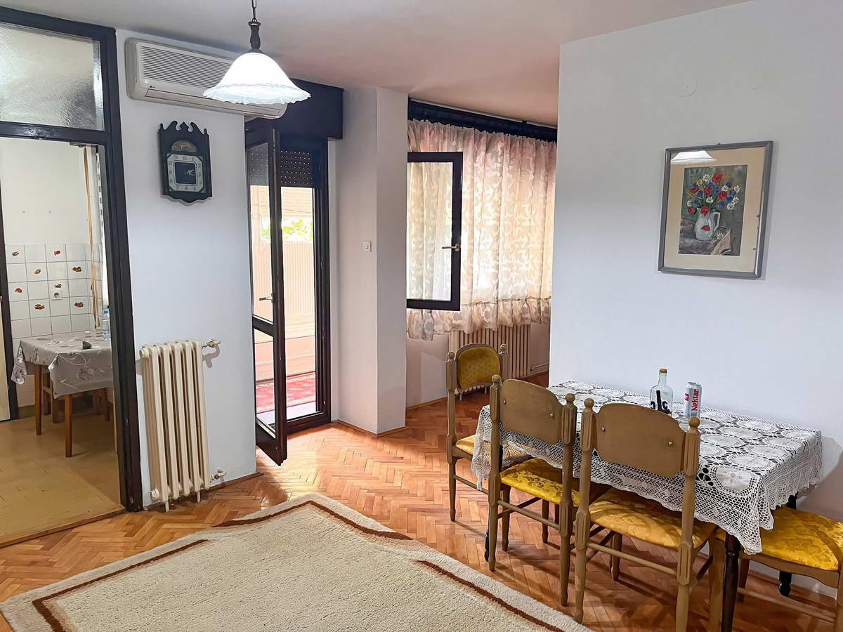 Dvosoban stan za izdavanje u Brigadira Ristića i_117