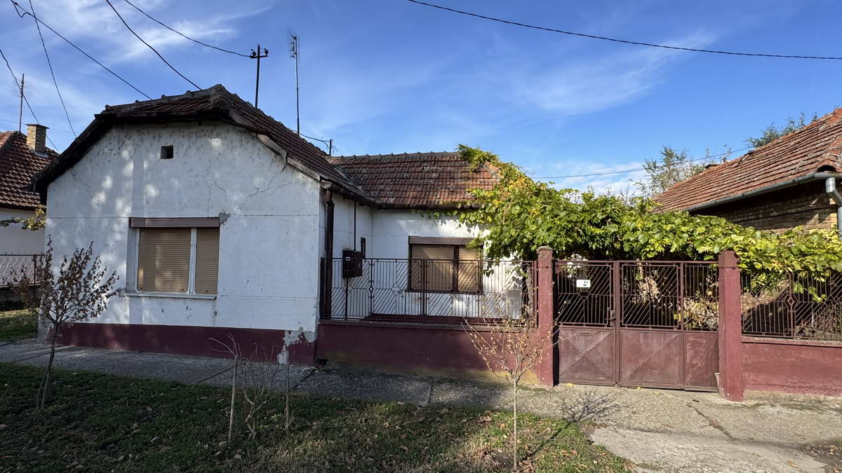 Kuća sa dva stana na Novoj Koloniji k_1995