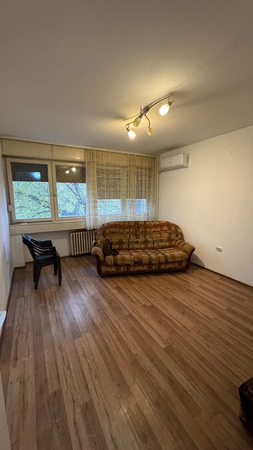 Dvosoban stan na Žitnom Trgu s_1151