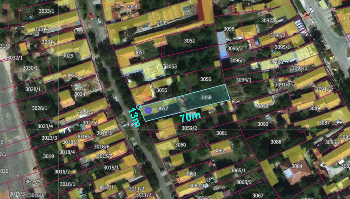 Kuća za rušenje u centru grada p_214