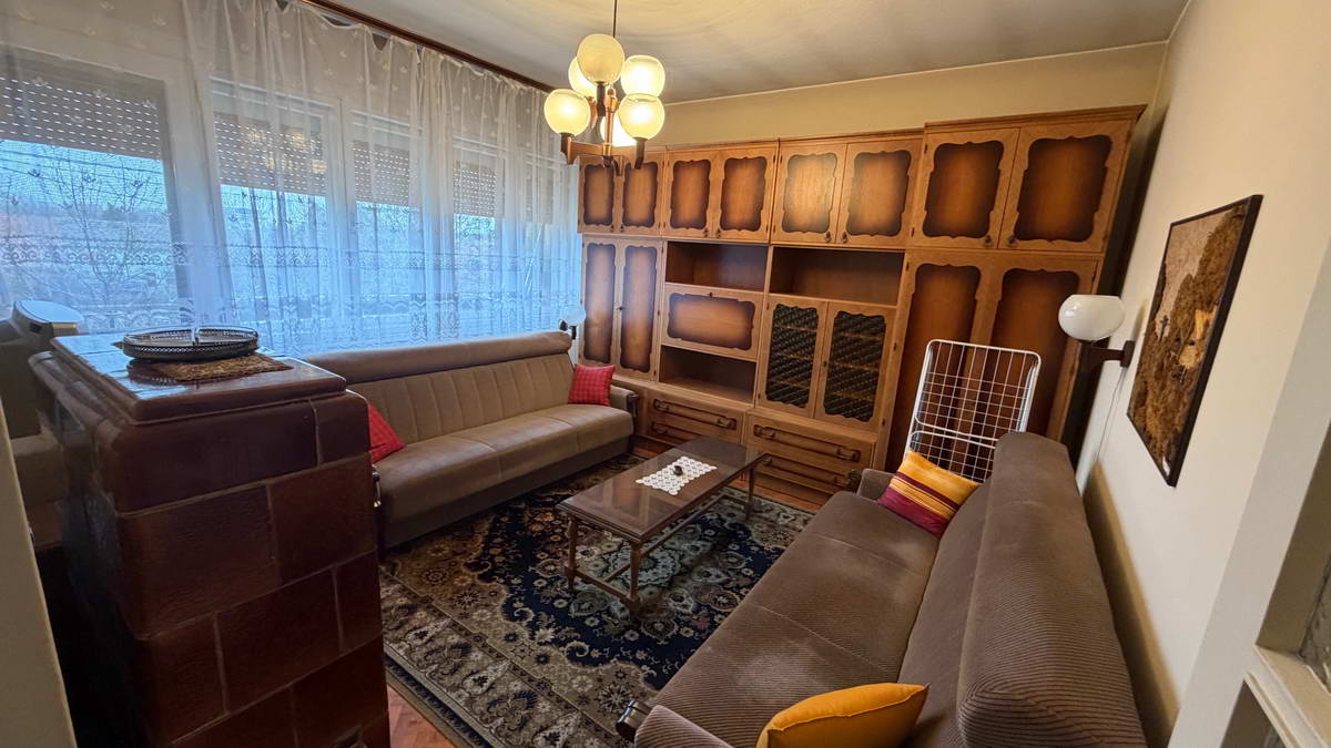 Trosoban stan na Bagljašu s_1153