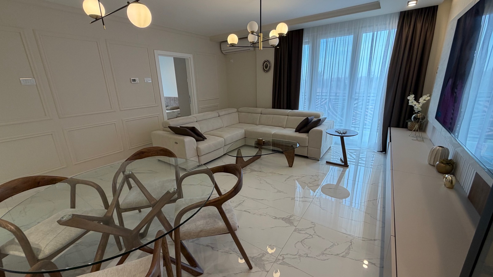 Četvorosoban lux stan u novogradnji na Bagljašu s_1157