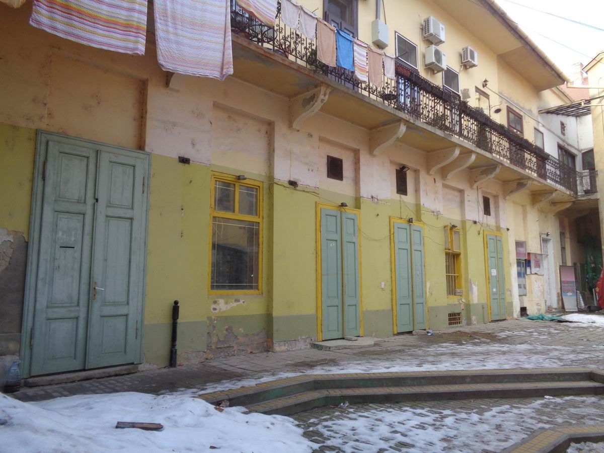 Lokal za izdavanje u strogom centru grada l_102