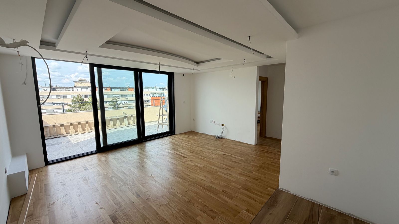 Petosoban stan u novogradnji na Lesnini s_1165