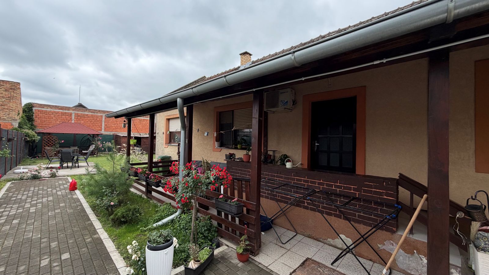 Dve kuće na Zelenom Polju k_2063